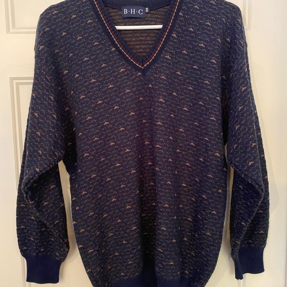 BHC sweaters for men Size M, unisex, Perfect for women for fall look - Picture 7 of 11